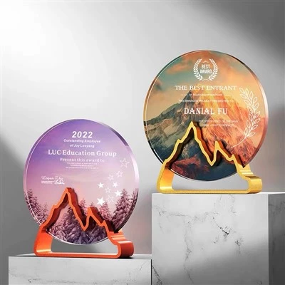 Mountain Base Round Crystal Meday